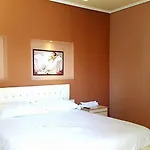 Te Sadiku Hotel Gramsh