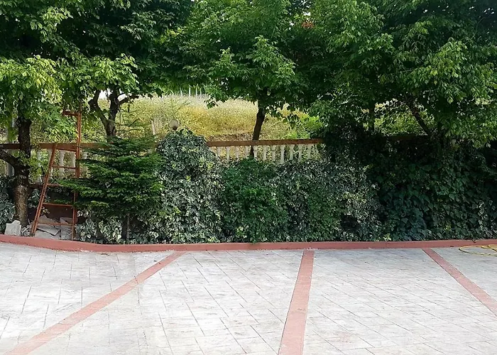 Te Sadiku Hotel Gramsh